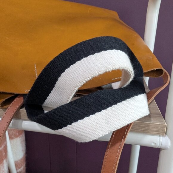 Clare V. Bateau Tote Bag Tan Black White Handle Strap Medium Crossbody Leather - Picture 3 of 7